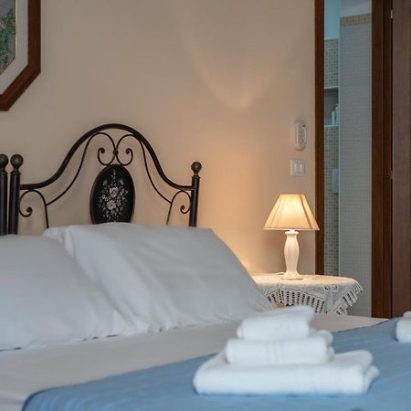 Bed and Breakfast Lu Caffa By Typney Vernole Esterno foto