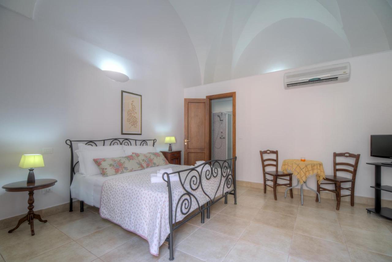 Bed and Breakfast Lu Caffa By Typney Vernole Esterno foto